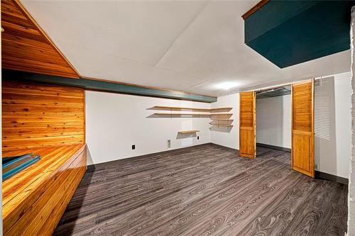 40 Hart Ave, Winnipeg, MB 