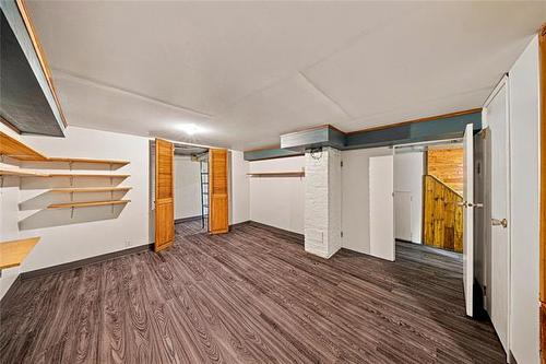 40 Hart Ave, Winnipeg, MB 