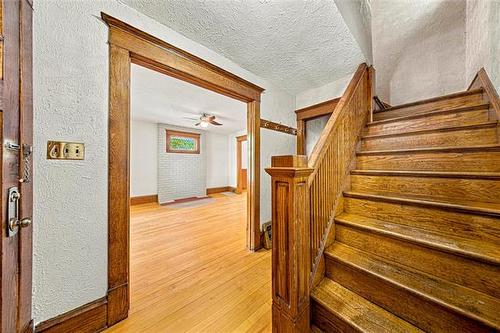 40 Hart Ave, Winnipeg, MB 