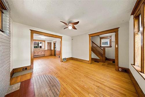 40 Hart Ave, Winnipeg, MB 
