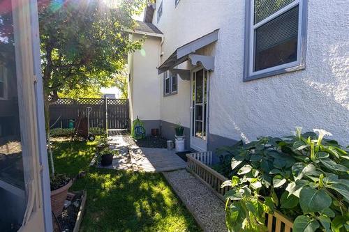 459 Inkster Blvd, Winnipeg, MB 