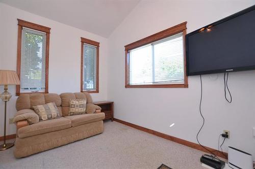 91 Buttercup Ave, Winnipeg, MB 