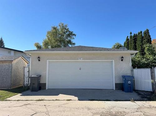 91 Buttercup Ave, Winnipeg, MB 