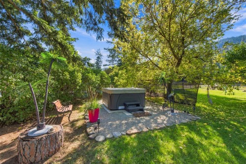 1385 6 Highway, Cherryville, BC 