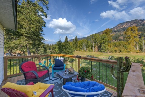 1385 6 Highway, Cherryville, BC 