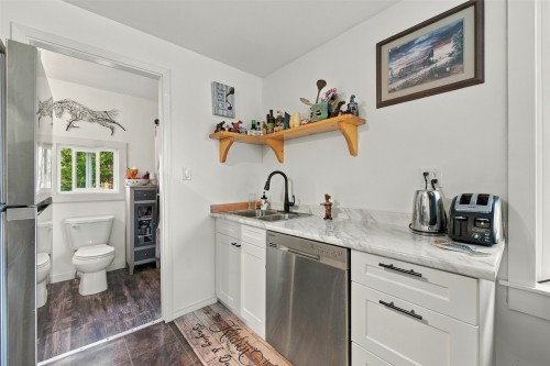 1385 6 Highway, Cherryville, BC 