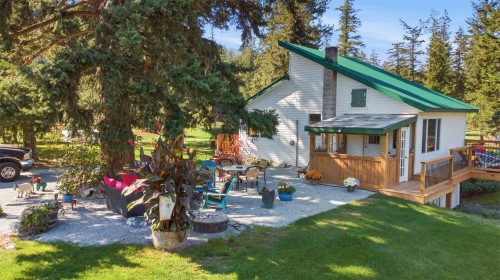 1385 6 Highway, Cherryville, BC 