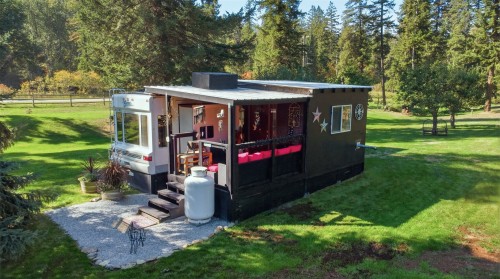 1385 6 Highway, Cherryville, BC 