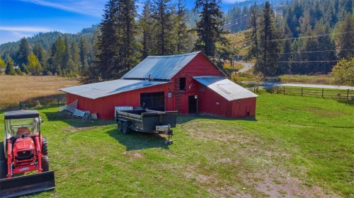 1385 6 Highway, Cherryville, BC 