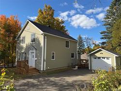 25 Park ST Edmundston, NB E3V 1Y8