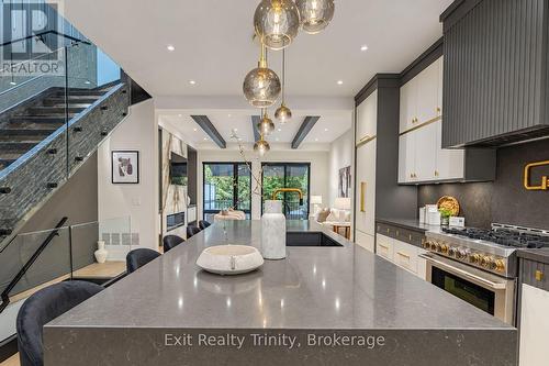 152 Sheldon Avenue, Toronto, ON 