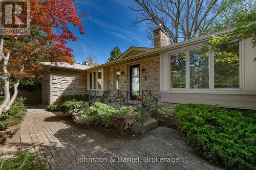 901 Duplex Avenue, Toronto, ON 