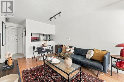313 - 222 The Esplanade, Toronto, ON 