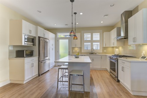 25-1102 Cameron Avenue, Kelowna, BC 