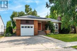 44 JEFFERY STREET Penetanguishene, ON L9M 1K5