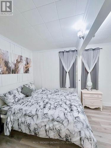 699 INNISFIL BEACH ROAD , Innisfil, Ontario L9S 4E4 3