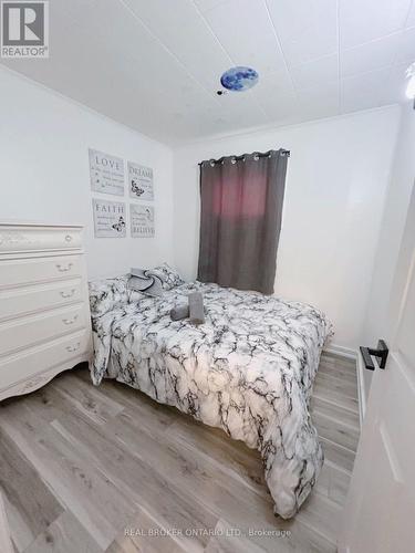 699 INNISFIL BEACH ROAD , Innisfil, Ontario L9S 4E4 5