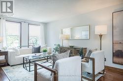 Bright open living space - 