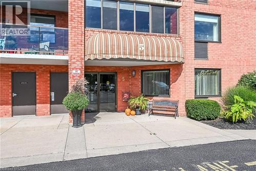 5 Mill Pond Court Unit# 202, Simcoe, ON 