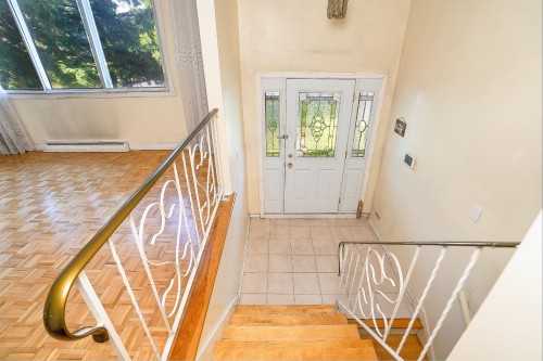 Hall d'entrée/Vestibule - 905 Rue Paris, Brossard, QC 