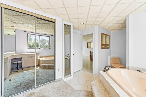 Salle de bains - 870 Rue Crevier, Laval (Sainte-Dorothée), QC 