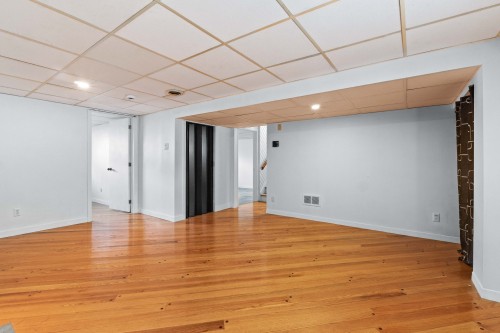 Salle familiale - 870 Rue Crevier, Laval (Sainte-Dorothée), QC 