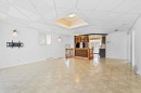 Salon - 870 Rue Crevier, Laval (Sainte-Dorothée), QC 