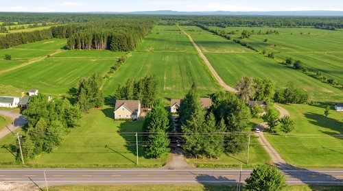 Photo aérienne - 1664 Rue Du Pont, Saint-Lambert-De-Lauzon, QC 