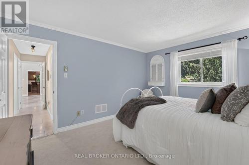 Large Windows & Closet - 20417 Centre Street, East Gwillimbury, ON 