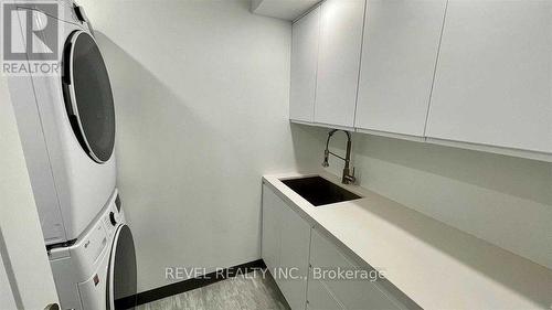 B - 48 LANSDOWNE AVENUE , Toronto, Ontario M6K 2V8 3