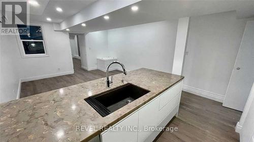 B - 48 LANSDOWNE AVENUE , Toronto, Ontario M6K 2V8 5