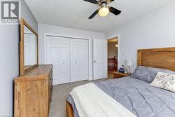 Integrated ceiling fan with light fixture - 