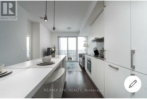 5705 - 100 Harbour Street, Toronto, ON 