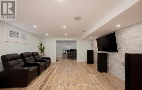 15 Sweetbriar Drive, Kitchener, ON 