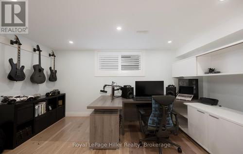 15 Sweetbriar Drive, Kitchener, ON 