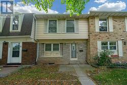 4 - 2238 UPPER MIDDLE ROAD  Burlington, ON L7P 2Z9