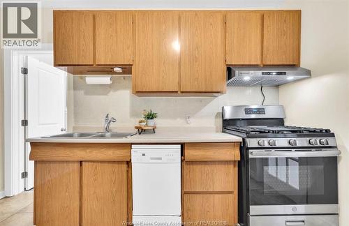1794 Gladstone, Windsor, ON 