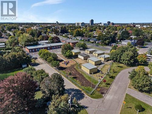 131 Oakridge Boulevard, Ottawa, ON 