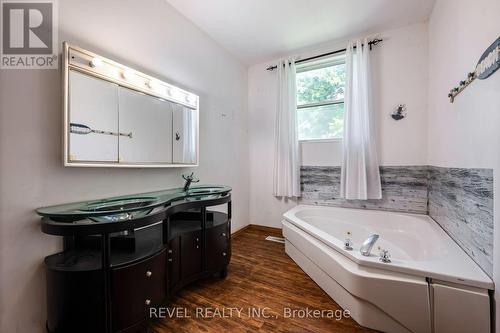 Main Floor 5 pc Bath - 279 1St Ave Avenue S, Arran-Elderslie, ON 