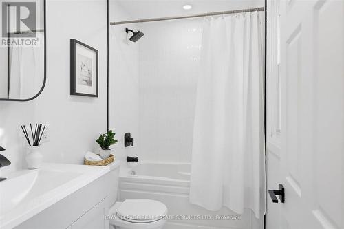 Newly Renovated 4 Piece Bathroom - 193 Rutherford Avenue, Peterborough, ON 