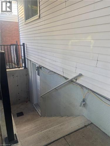 23 MEGNA Court Unit# Basement , Hamilton, Ontario L9C 6Y6 2
