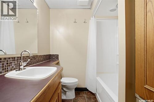 7122 Lawrence Drive, Regina, SK 