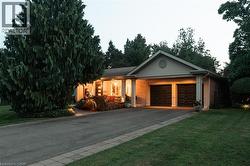 1458 BROADMOOR Avenue Mississauga, ON L5G 3T5