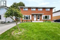 33 COACHWOOD Road Brantford, ON N3R 3R5