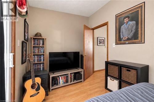 26 Renfrew Street E, Caledonia, ON 