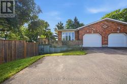 11 DUNDAS STREET W Brant (Paris), ON N3L 1E9