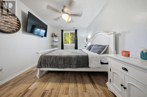 11 Dundas Street W, Brant (Paris), ON 