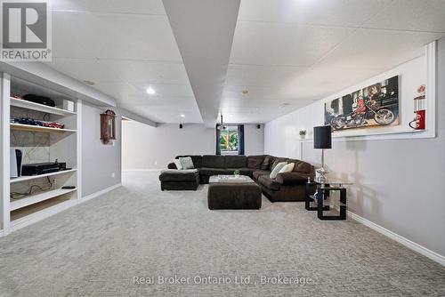 11 Dundas Street W, Brant (Paris), ON 