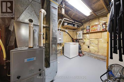 11 Dundas Street W, Brant (Paris), ON 