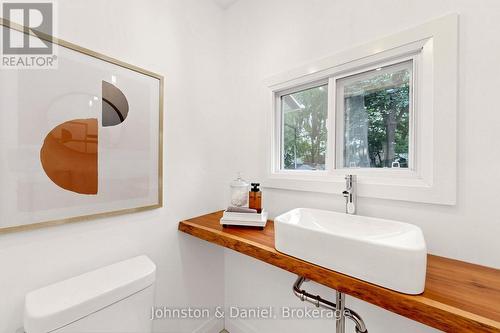 11 Ashland Avenue, Toronto, ON 